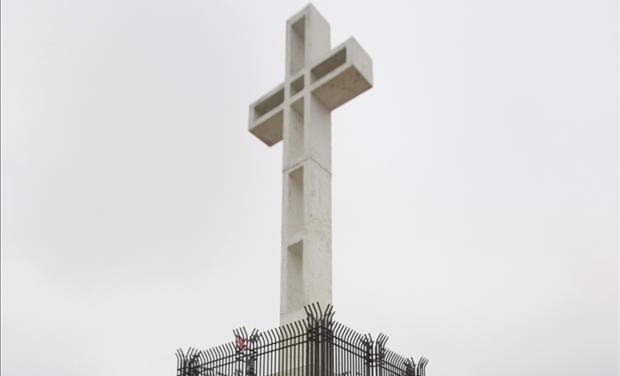 Mount Soledad Cross is seen above war memorial in San Diego