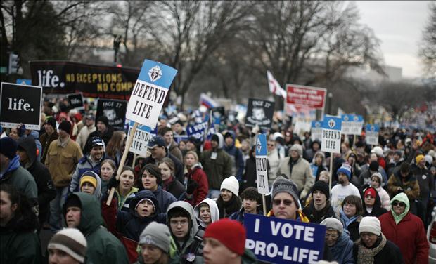 Protesters march for life on 35th anniversary of Roe vs Wade decision in Washington
